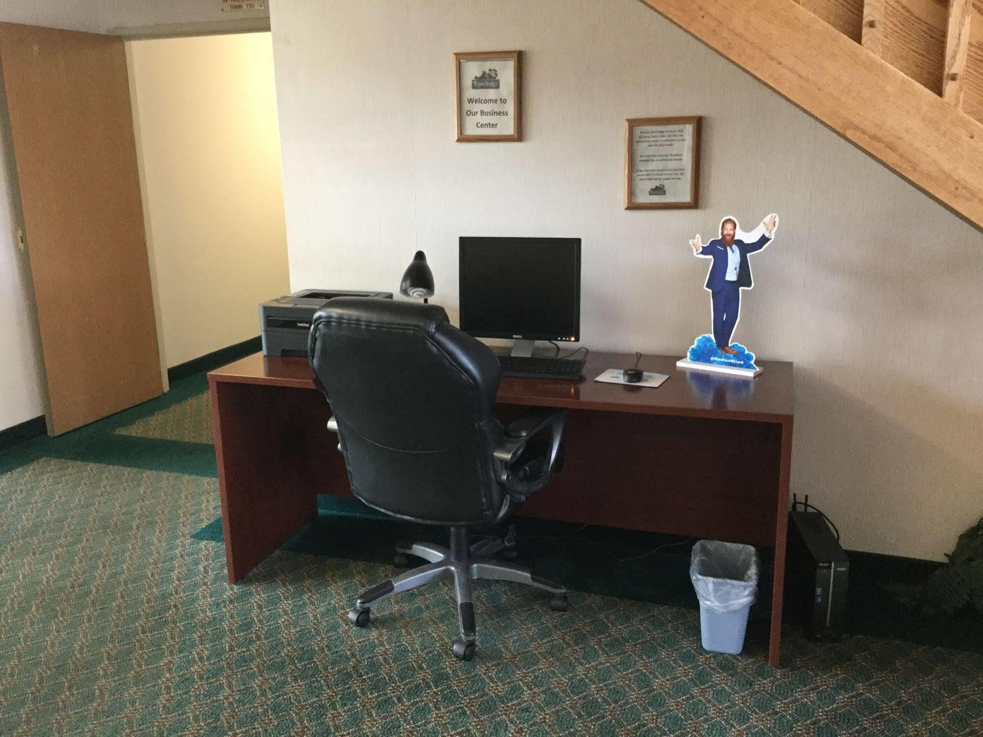Travelodge By Wyndham Spearfish Extérieur photo